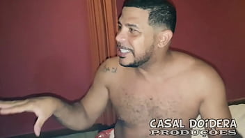 O que acontece atras das cameras do porno amador brasileiro com a garota de programa que veio fazer porno pela primeira vez